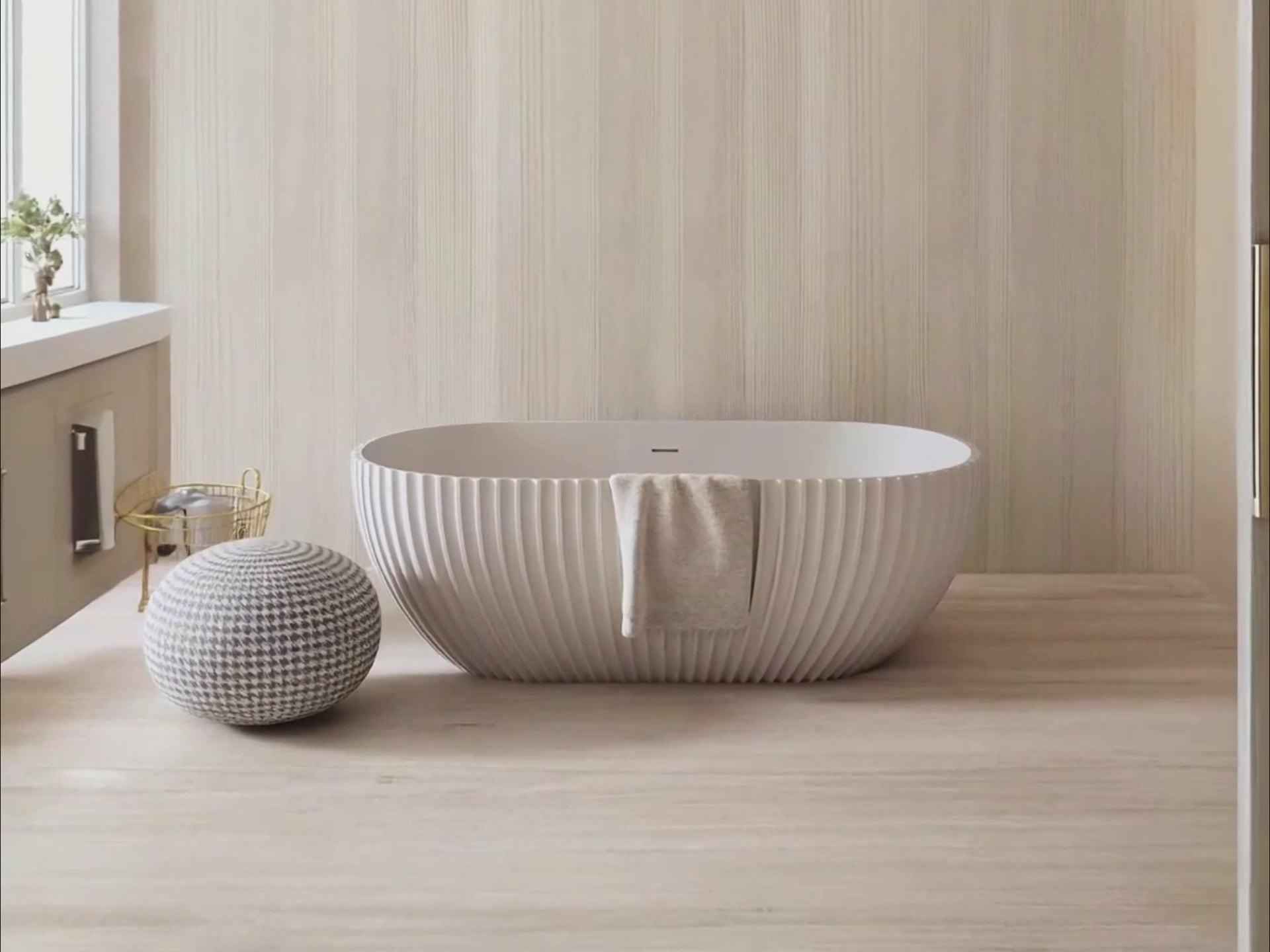 Load video: 67 Inch MonBlari VENUS Series Wide Bathtub