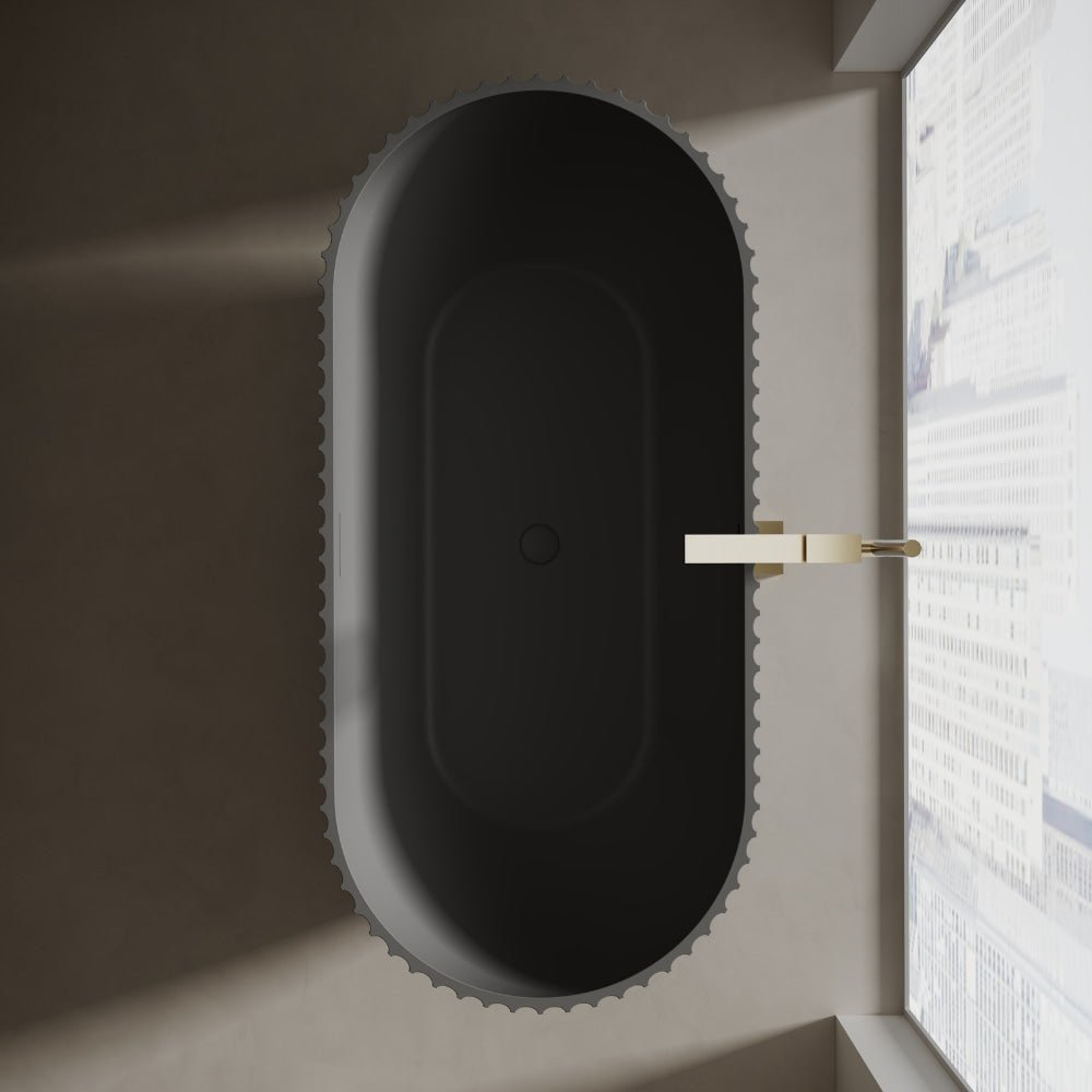 venus series bath featuring clean edge detailing
